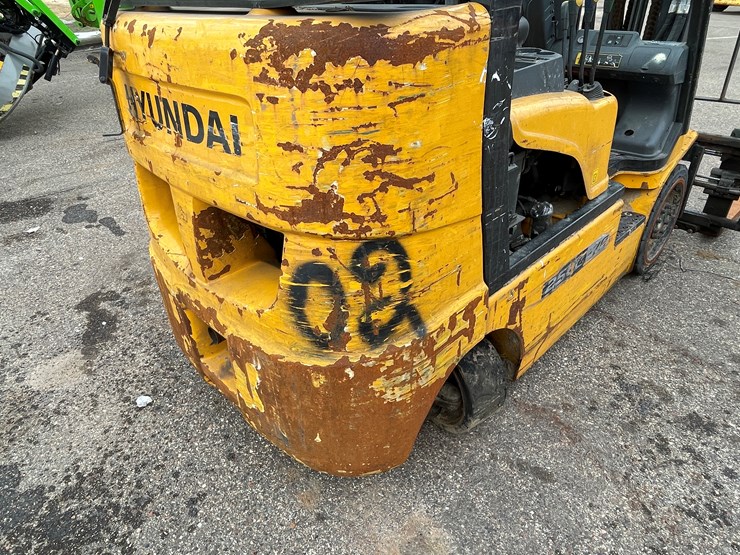 2019-hyundai-25lc-7a-image-19