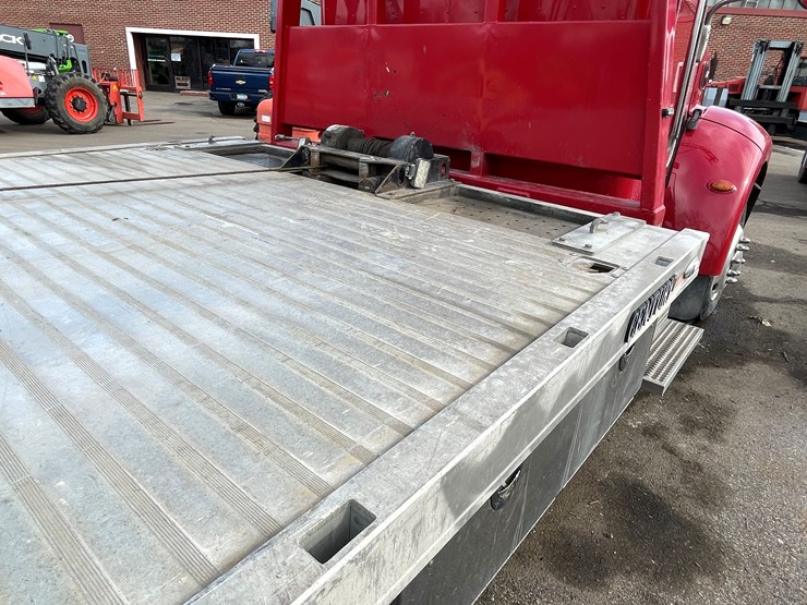 2018-peterbilt-337-image-45