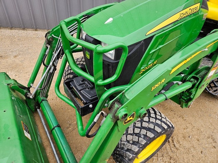 john-deere-1025r-image-10
