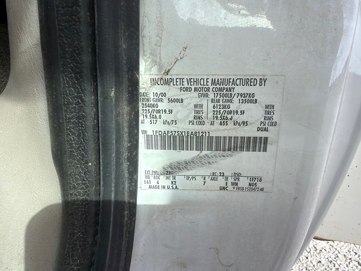 2001-ford-f550-image-18