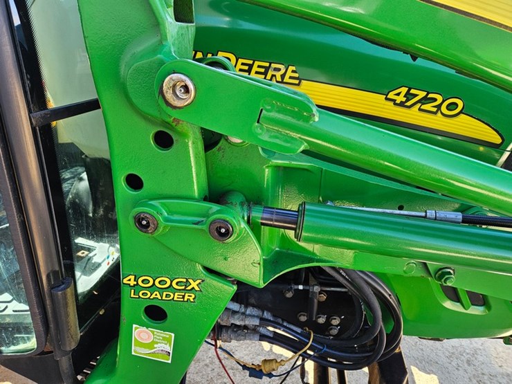 john-deere-4720-image-22