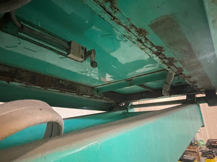 #202-•-airman-encl06-electric-track-scissor-lift-image-34