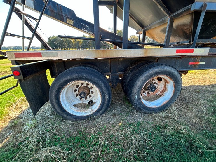 2011-magnolia-trailer-image-34