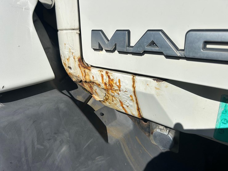 2012-mack-tender-truck-w/adams-rear-discharge-bed-auger-image-75