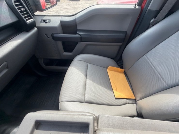 2016-ford-f150-xl-image-26