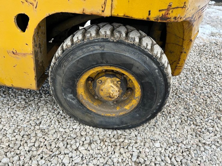 caterpillar-v40b-image-13