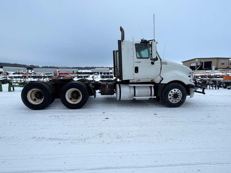 2011-international-prostar-image-6