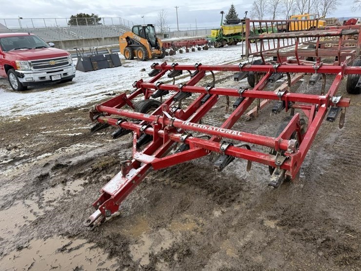 international-10-image-2