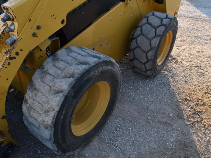 2019-caterpillar-272d2-image-8