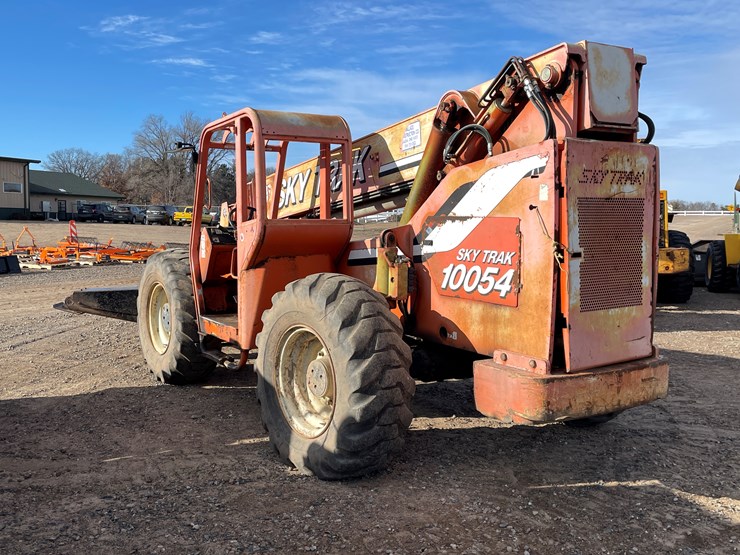 2017-sky-trak-10054-image-2