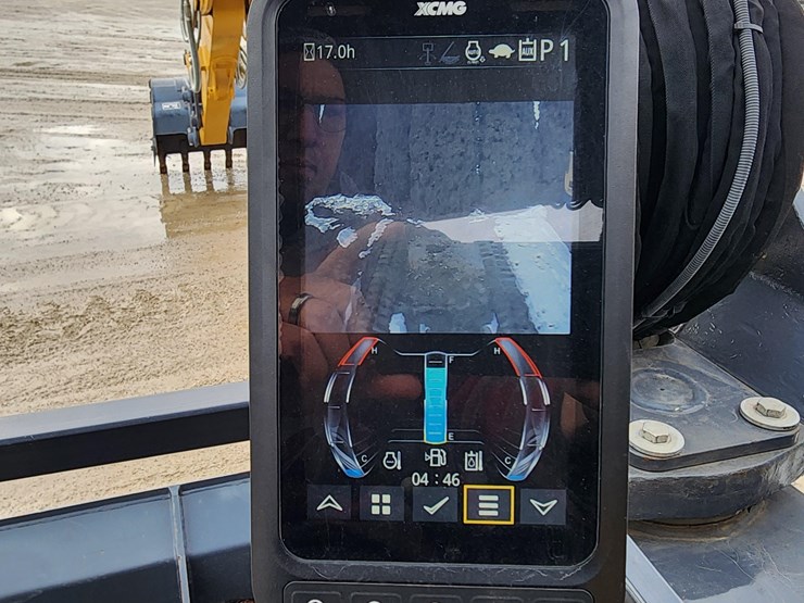 #113-•-2023-xcmg-xe-800-excavator-image-3