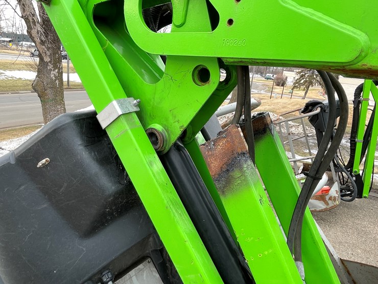 #4221-•-nifty-sd64-4x4x4-telescopic-boom-lift-image-9