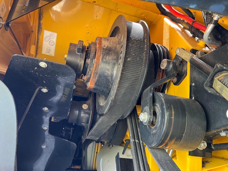 2023-new-holland-cr10.90-image-40