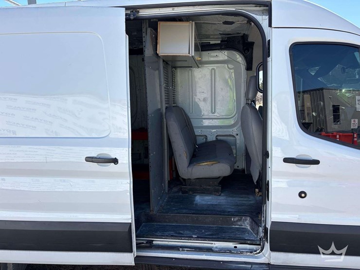2015-ford-transit-image-29