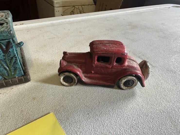 antique-cast-iron-cars-&-toy-set-image-4