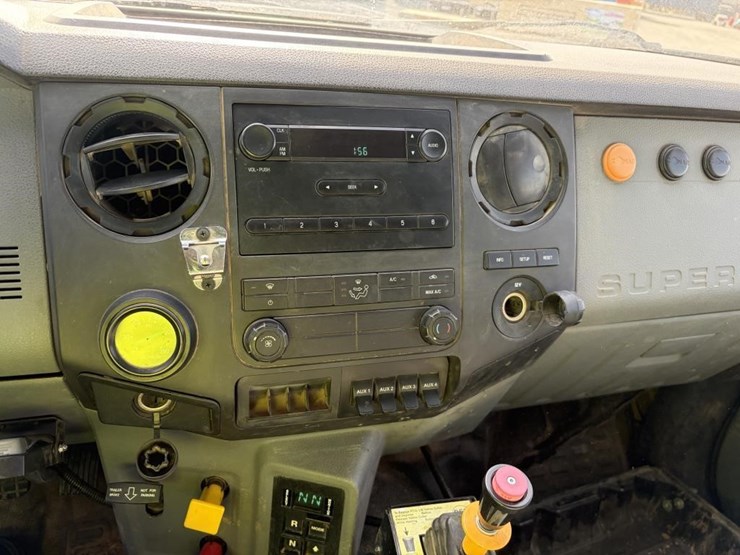 2011-ford-f750-image-15