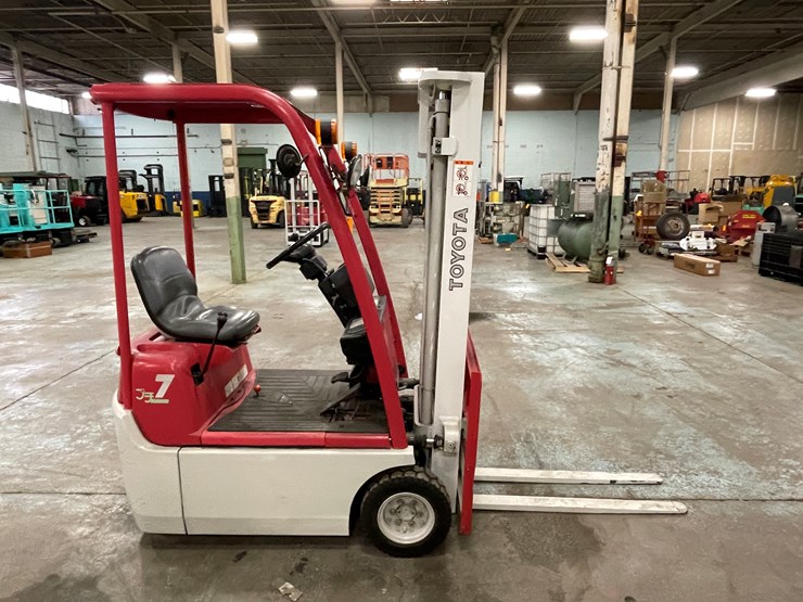 #185-•-toyota-7-runner-electric-forklift-image-4