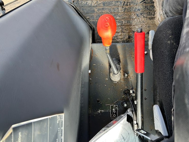 2019-kubota-m6s-111-image-24