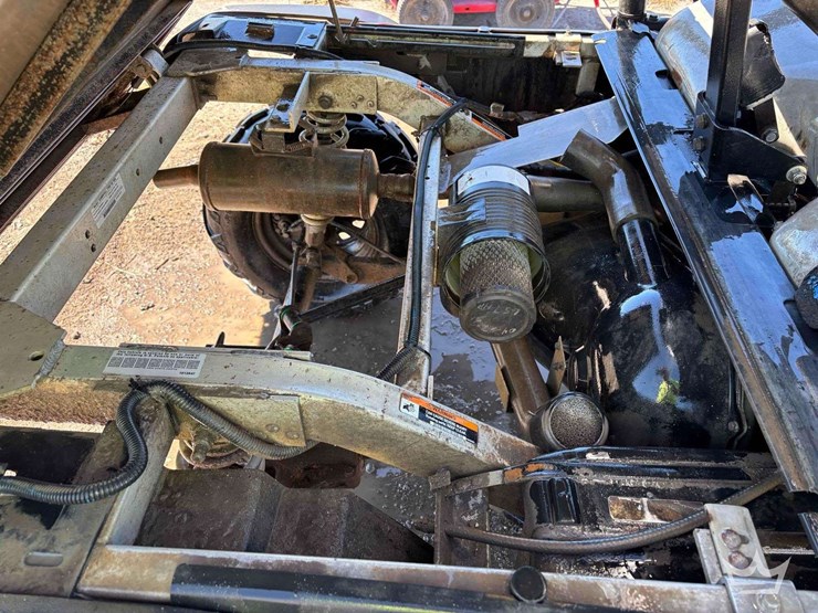 carryall-1700-4x4-image-8