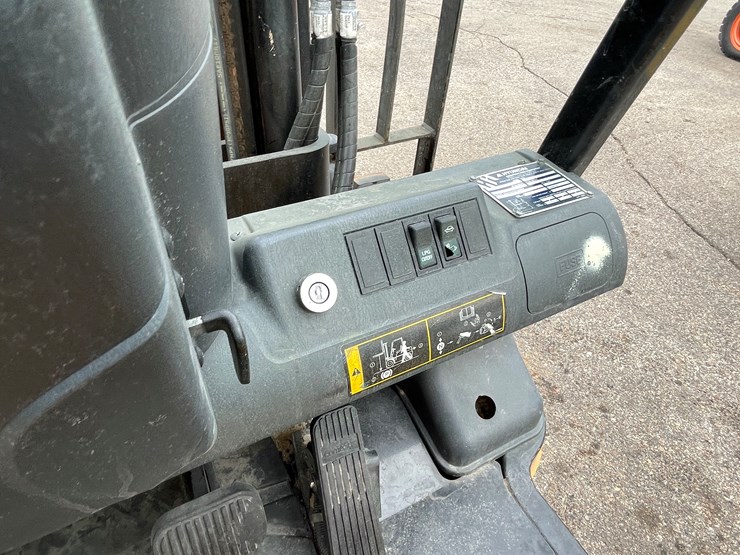 2019-hyundai-25lc-7a-image-28