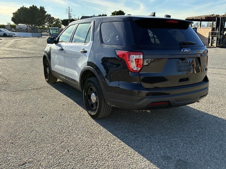 2018-ford-explorer-image-4