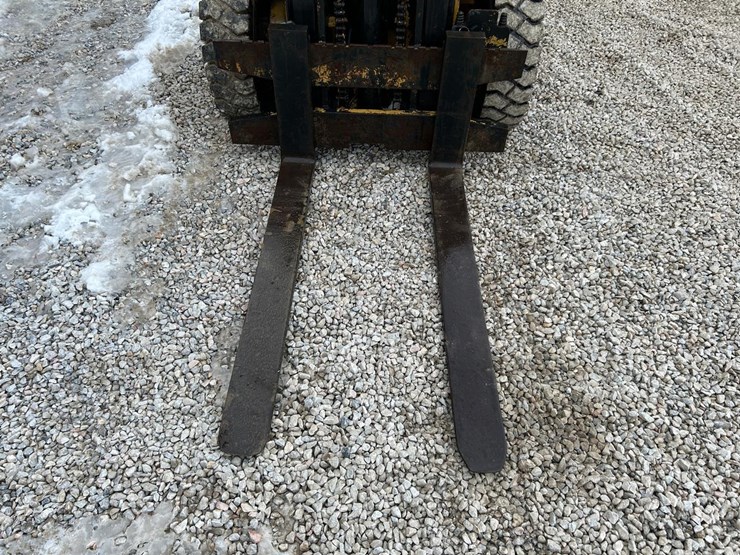 caterpillar-v40b-image-9