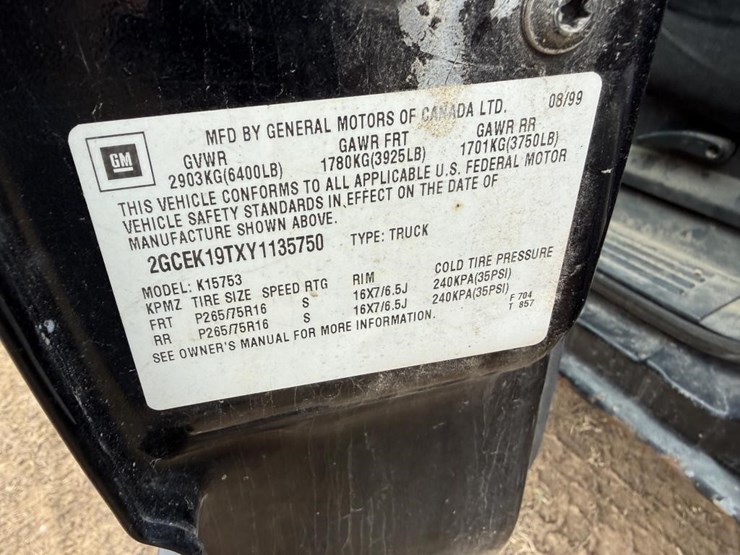 2000-chevrolet-1500-image-9
