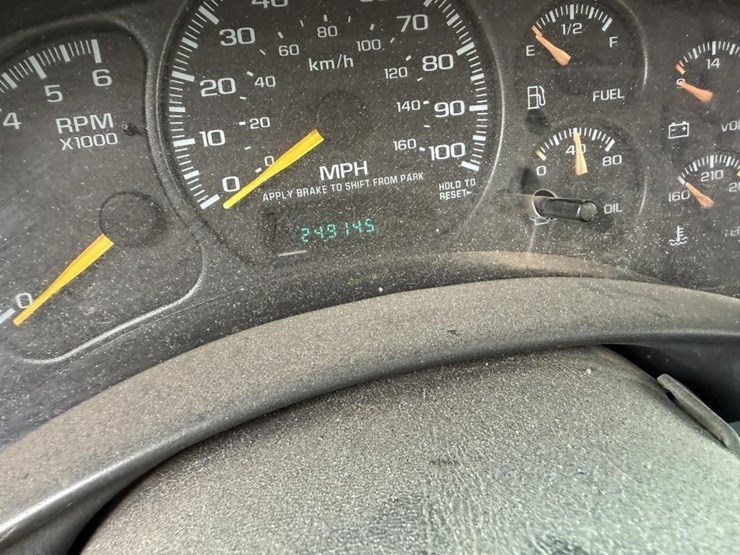 2000-chevrolet-1500-image-12