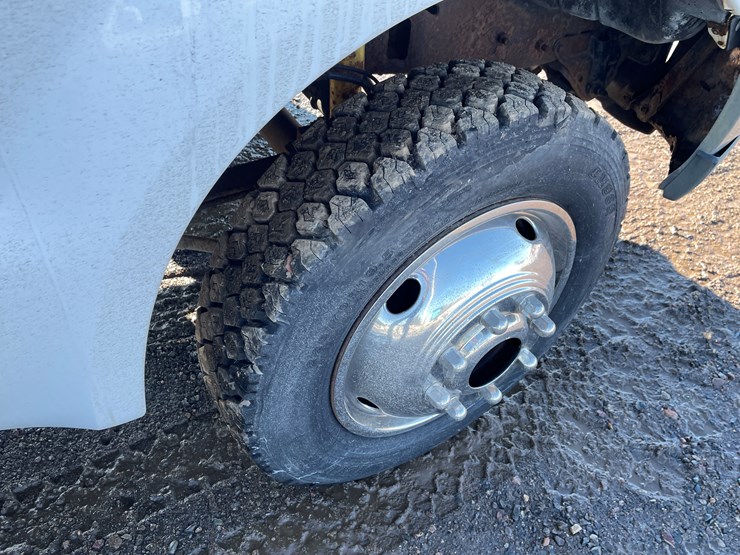 1999-ford-f550-image-16