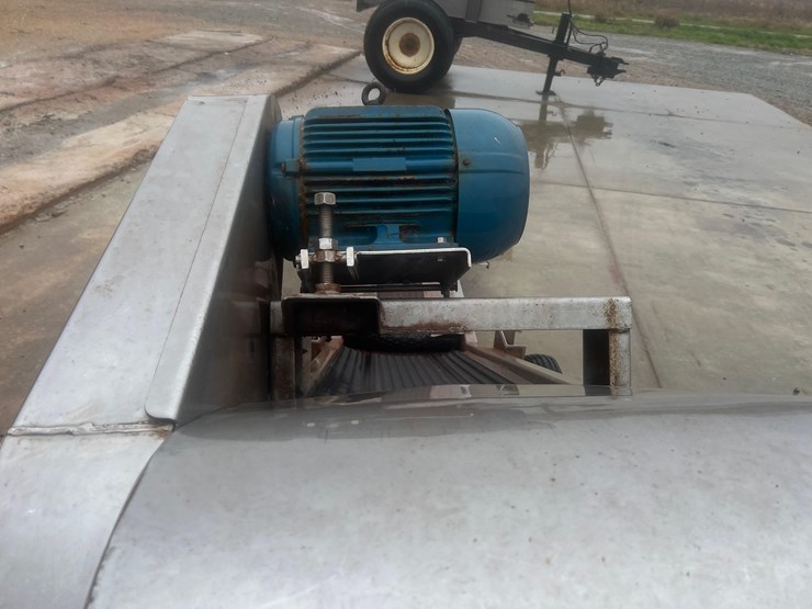 adams-under-truck-conveyor-image-12