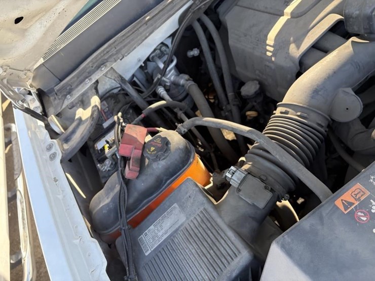 2011-chevrolet-2500-image-18