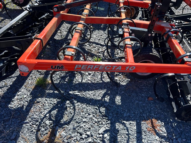 2023-white-251-image-2