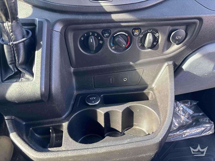 2016-ford-transit-image-16