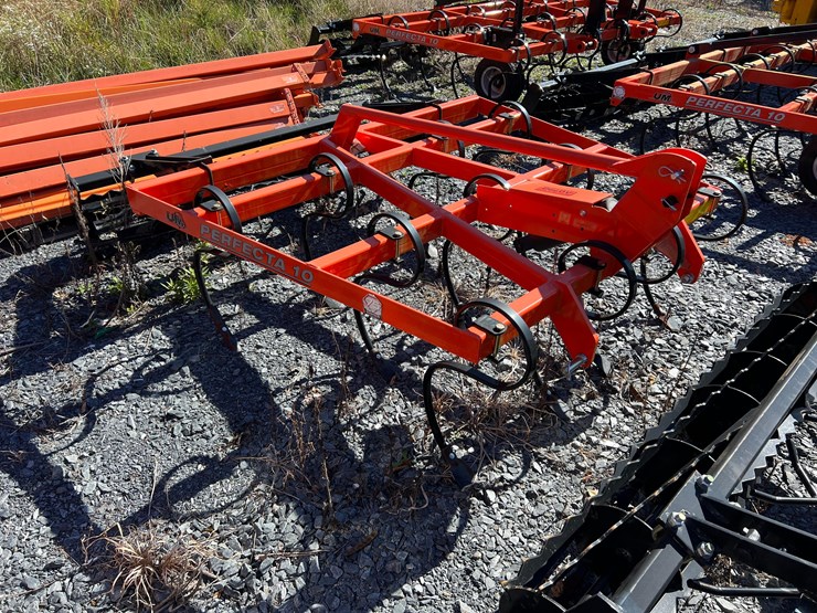 2023-white-251-image-6