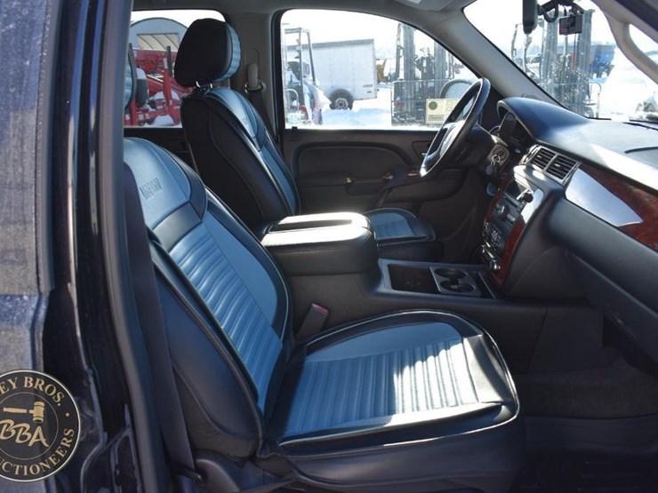 2013-chevrolet-tahoe-ls-image-34