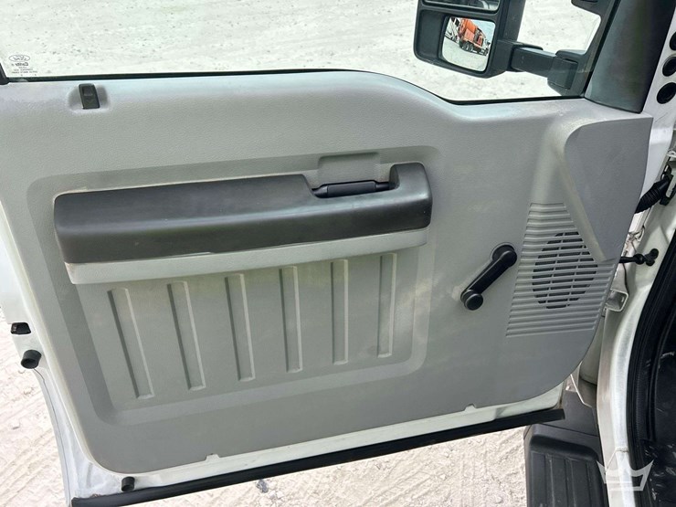 2013-ford-f350-image-14