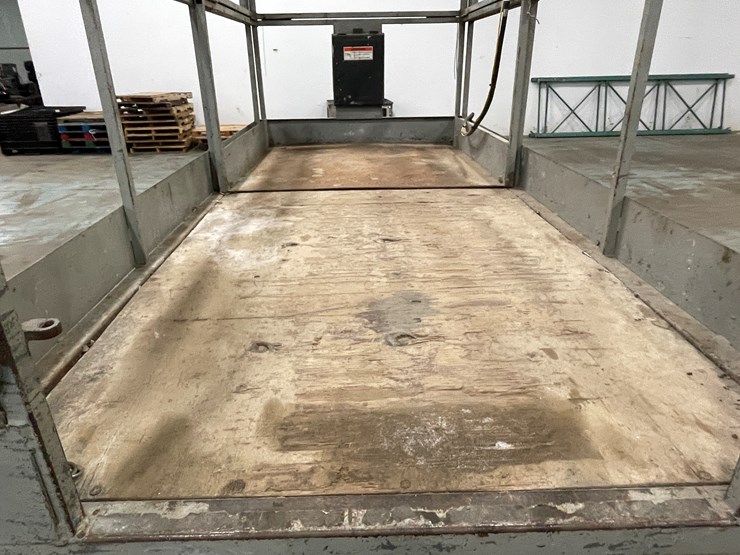 #204-•-terex-ts26-electric-scissor-lift-image-30