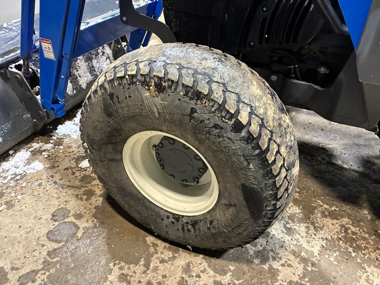 new-holland-tn65-image-17