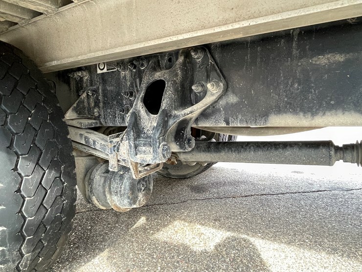 2018-peterbilt-337-image-47