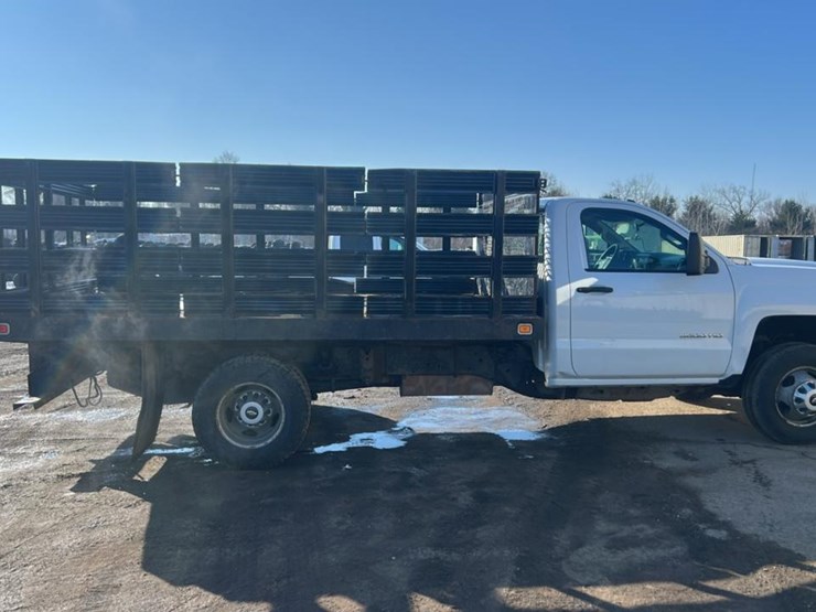 2017-chevrolet-silverado-3500hd-image-6