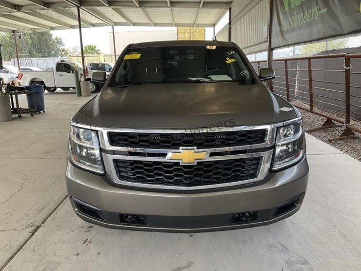 2016-chevrolet-tahoe-image-3