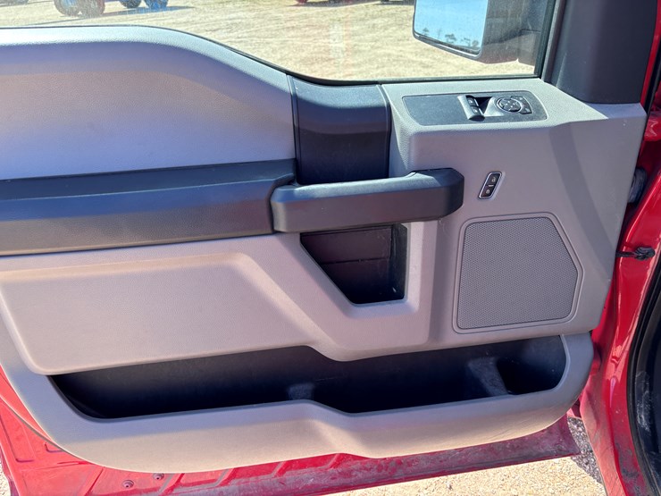 2016-ford-f150-xl-image-7