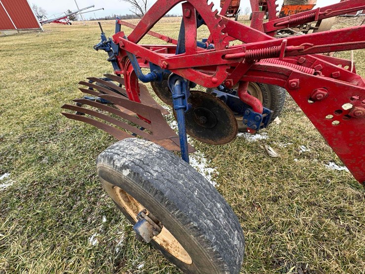 mccormick-little-genius-2-bottom-plow-image-12