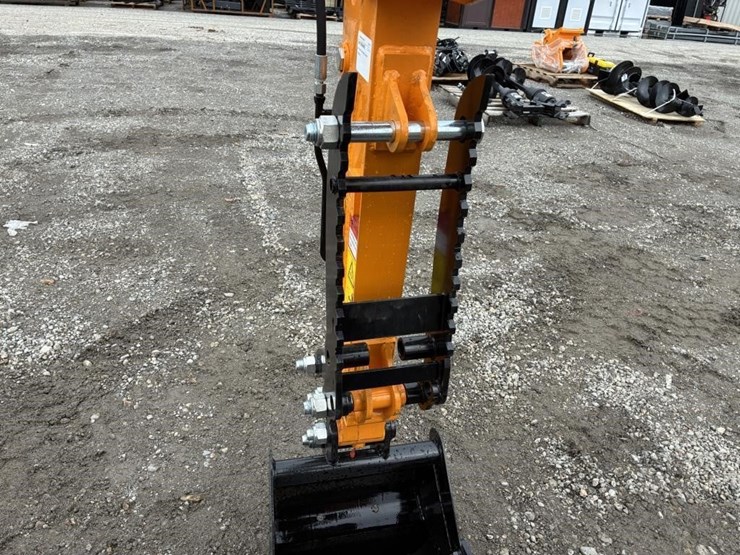 2026-vicsec-v15-hydraulic-excavator-image-10