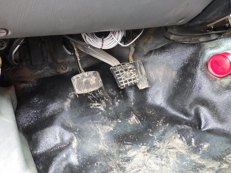 2004-ford-f650-image-39