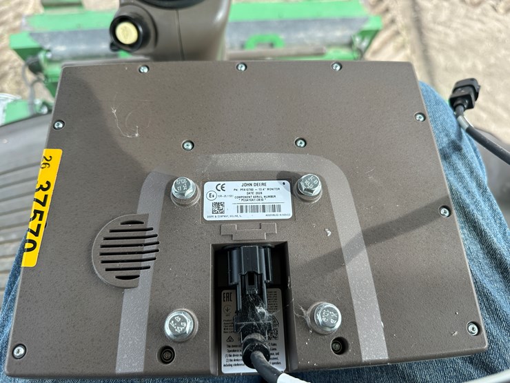 john-deere-10-image-2