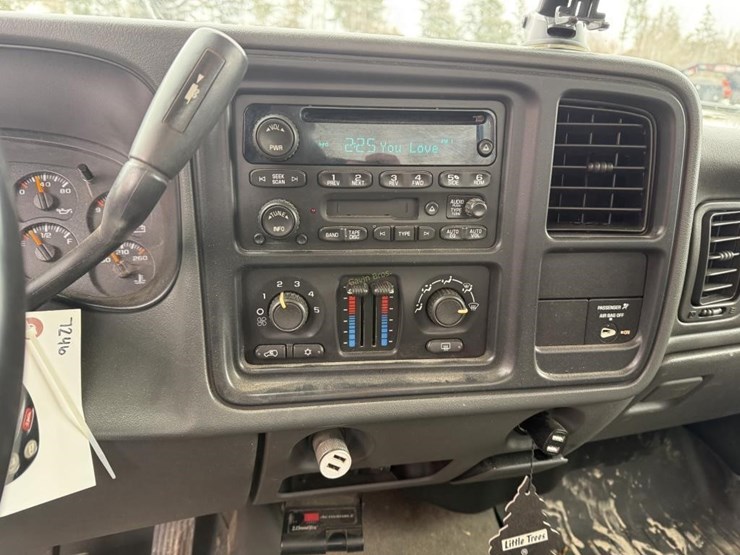 2005-chevrolet-2500-image-15