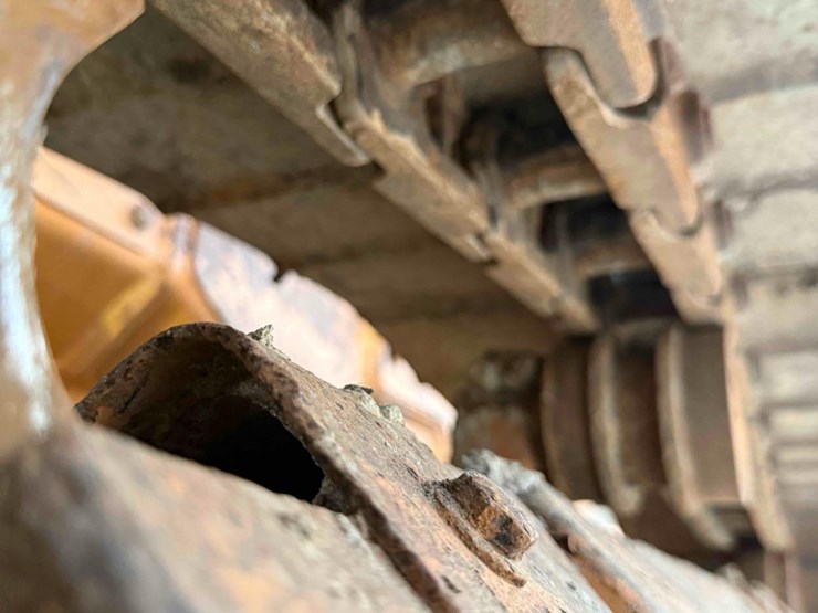 2014-case-650l-wt-image-7