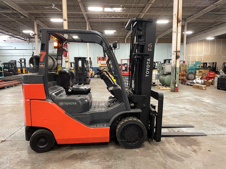 #177-•-2016-toyota-propane-forklift-image-4