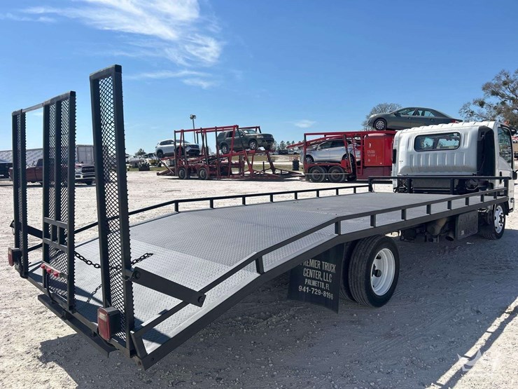 2011-isuzu-nrr-image-3